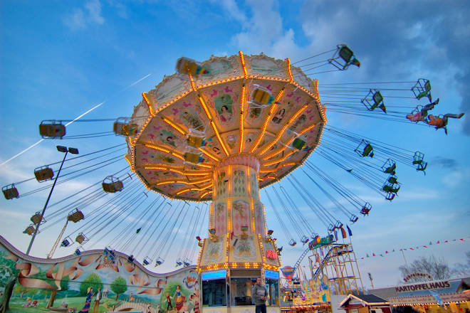 Kettenflieger auf der Dippemess im Frühjahr in Frankfurt (Main)