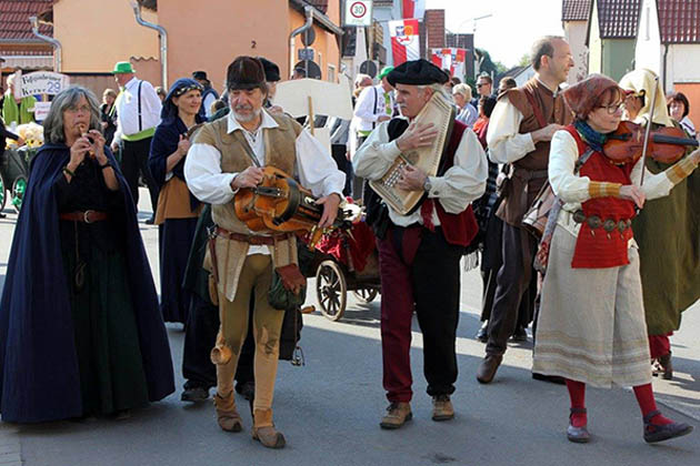 Impressionen vom Kerweumzug zur Kerwe in Fußgönheim